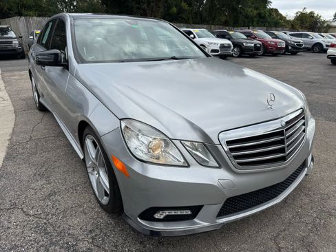 Used 2011 Mercedes-Benz E 350 Sedan image 3