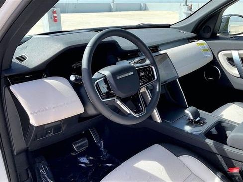New 2026 Land Rover Discovery Sport Landmark image 7