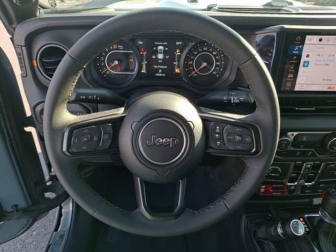 Used 2026 Jeep Gladiator Mojave AWD/4WD image 15