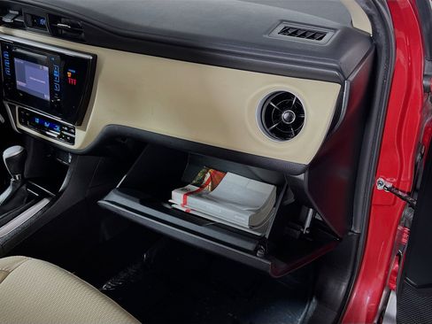 Used 2018 Toyota Corolla LE image 33