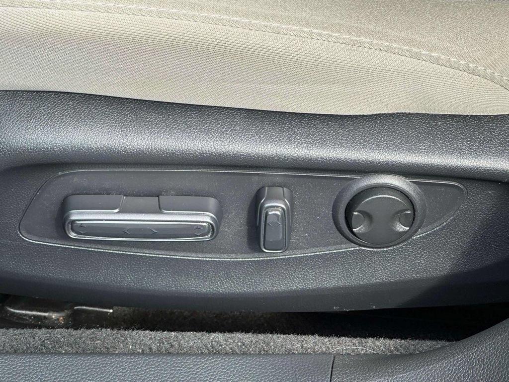 Used 2023 Honda Accord EX image 17