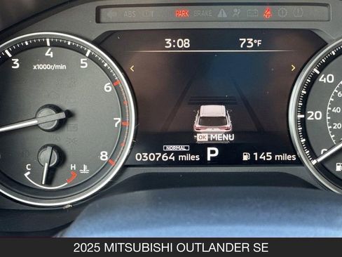 Used 2025 Mitsubishi Outlander SE FWD image 29