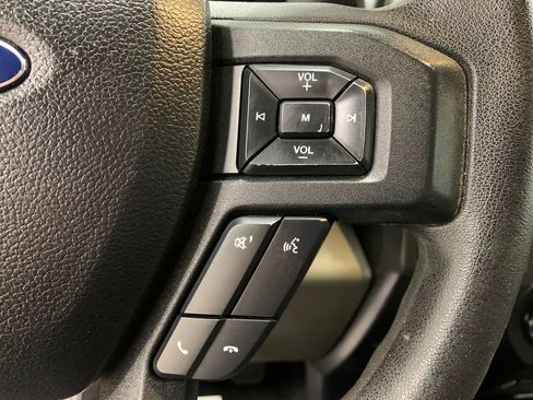 Used 2015 Ford F150 XLT AWD/4WD image 20