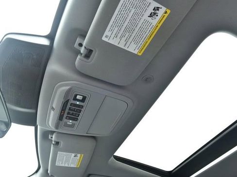 Used 2021 Ford Explorer XLT w/ Equipment Group 202A AWD/4WD image 21