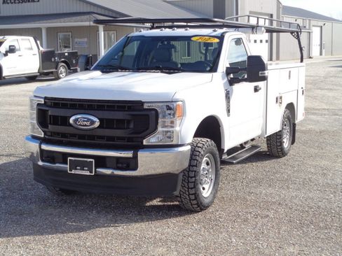 Used 2022 Ford F250 XL w/ Power Equipment Group image 3