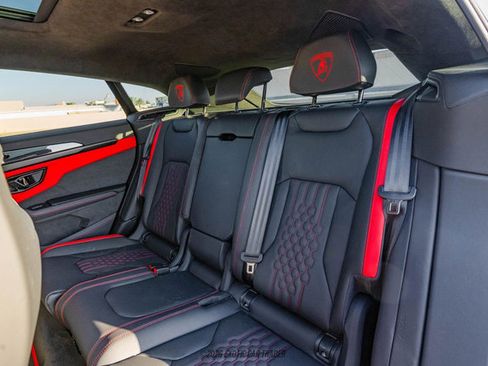 Used 2025 Lamborghini Urus SE AWD/4WD image 31