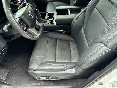 Used 2024 Toyota Tundra Limited AWD/4WD image 14