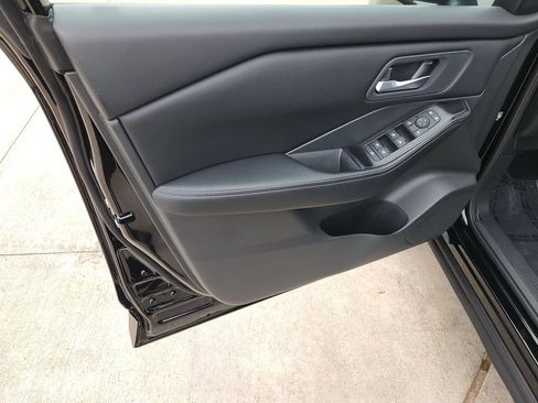 Used 2026 Nissan Rogue SV FWD image 28