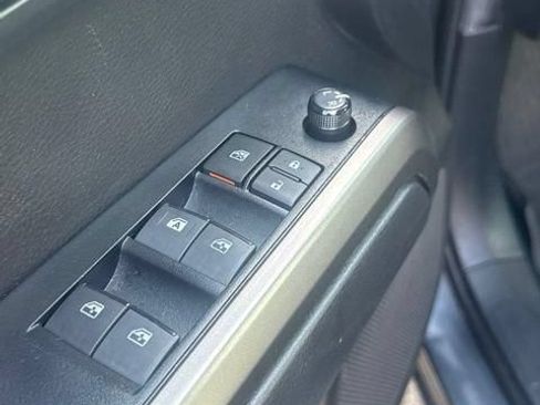 Used 2022 Toyota Tacoma SR5 w/ Technology Package RWD image 17
