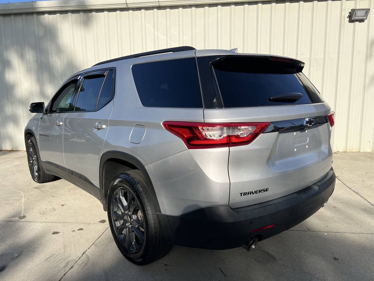 Used 2021 Chevrolet Traverse RS FWD image 5
