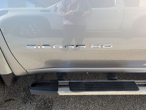 Used 2025 GMC Sierra 2500 SLT w/ SLT Premium Package image 5