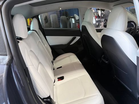 Used 2020 Tesla Model Y Long Range AWD/4WD image 9