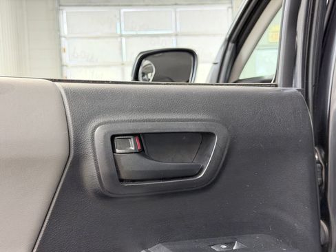 Used 2020 Toyota Tacoma SR AWD/4WD image 19