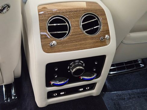Certified 2025 Rolls-Royce Ghost AWD/4WD image 18