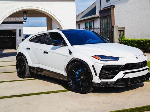 Used 2020 Lamborghini Urus AWD/4WD image 1
