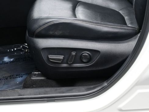 Used 2021 Toyota RAV4 Limited image 11