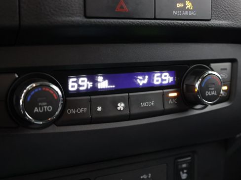 Used 2022 Nissan Frontier SV AWD/4WD image 21