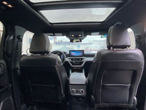 Certified 2025 Ford Explorer ST image 29