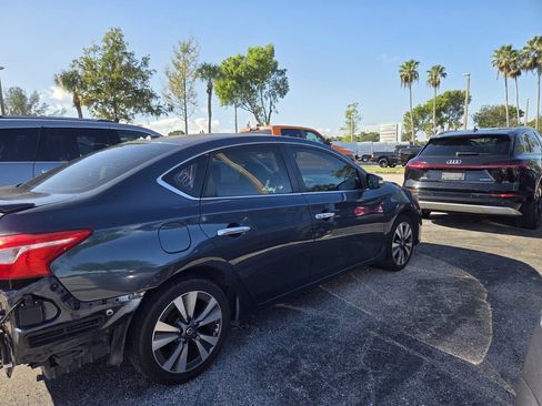 Used 2016 Nissan Sentra SL w/ Technology Package FWD image 4