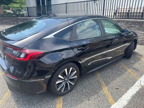 Used 2024 Honda Civic EX-L image 2