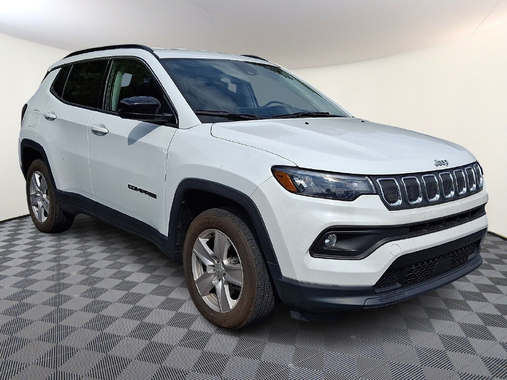 Used 2022 Jeep Compass Latitude w/ Convenience Group AWD/4WD image 1