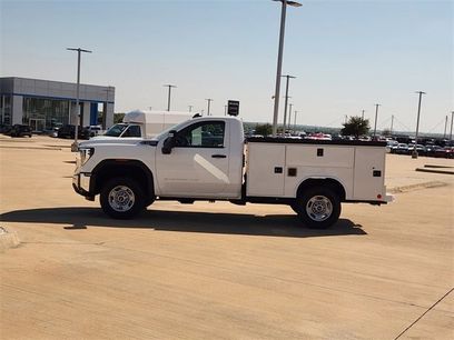 New 2024 GMC Sierra 2500 Pro w/ Convenience Package