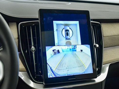 New 2026 Volvo XC90 B6 Plus w/ Protection Package Premier AWD/4WD image 29