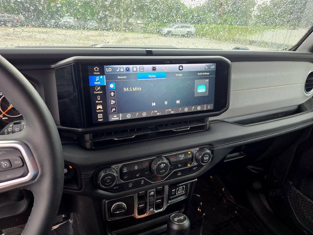 Used 2026 Jeep Wrangler Unlimited Sahara AWD/4WD image 19