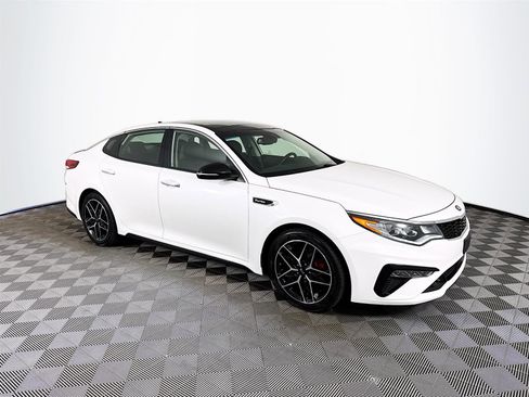 Certified 2019 Kia Optima SX image 3