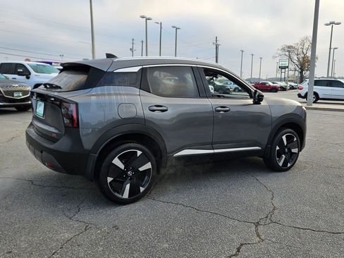 New 2026 Nissan Kicks SR FWD image 12