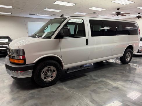 Used 2019 Chevrolet Express 3500 LT w/ LT Preferred Equipment Group RWD image 12