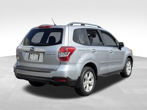 Used 2015 Subaru Forester 2.5i Premium w/ All-Weather Package AWD/4WD image 8