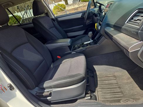 Used 2016 Subaru Outback 2.5i Premium AWD/4WD image 27