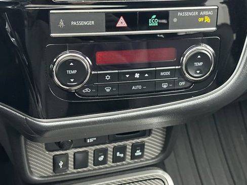 Used 2019 Mitsubishi Outlander GT image 18