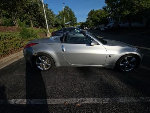 Used 2004 Nissan 350Z Touring RWD image 5
