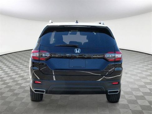 New 2025 Honda Pilot Sport image 5