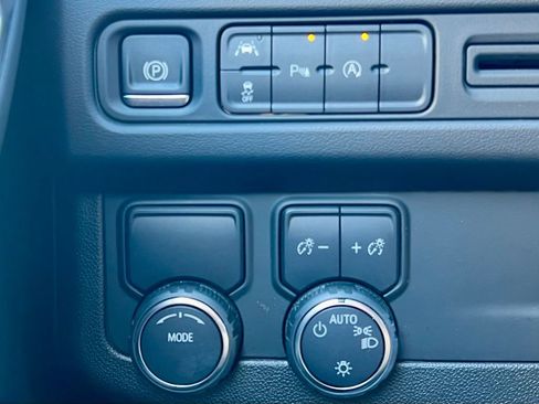 Used 2024 Chevrolet Tahoe Premier image 23