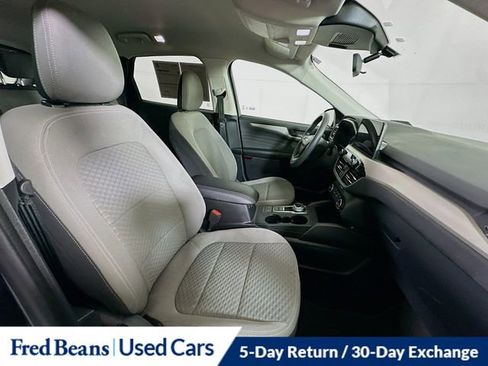 Certified 2022 Ford Escape SE image 28