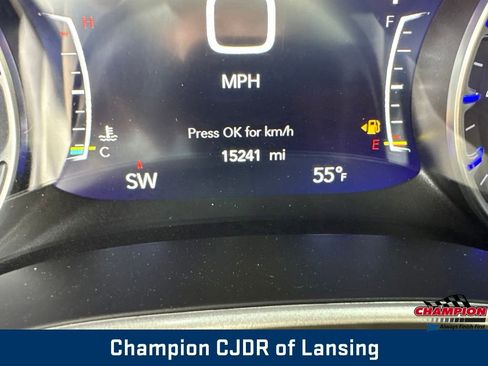 Used 2025 Chrysler Pacifica Select FWD image 30