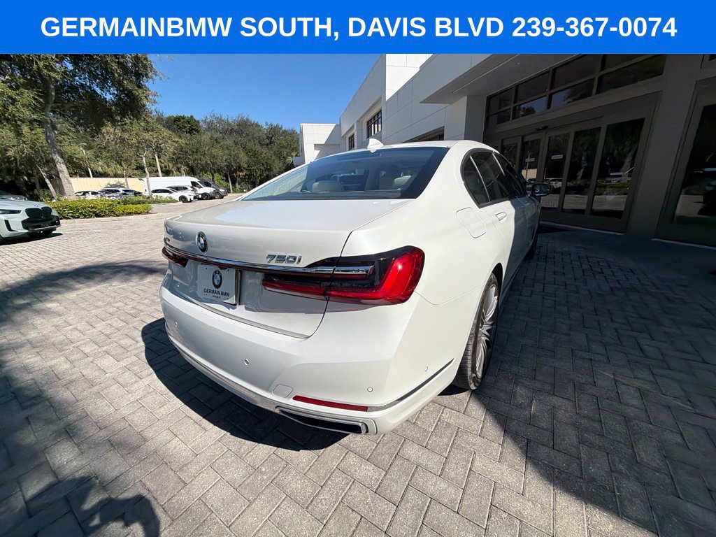 Used 2022 BMW 750i xDrive w/ Luxury Rear Seating Package AWD/4WD image 12