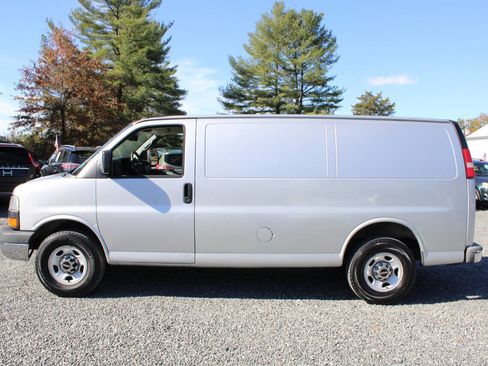 Used 2013 GMC Savana 3500 w/ Power Package image 10