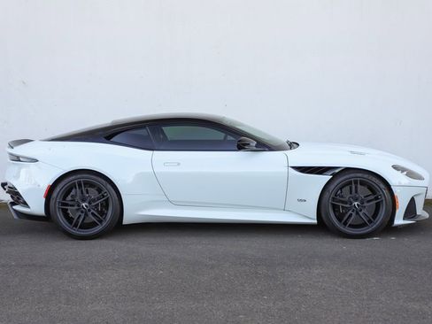 Used 2019 Aston Martin DBS Superleggera RWD image 3