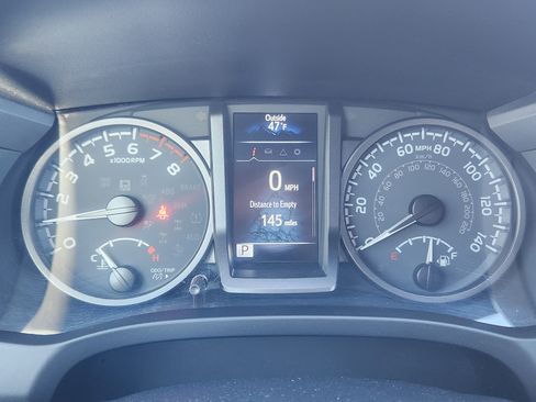 Used 2022 Toyota Tacoma TRD Off-Road w/ Technology Package image 8