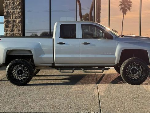 Used 2018 Chevrolet Silverado 1500 Custom w/ Trailering Package image 14