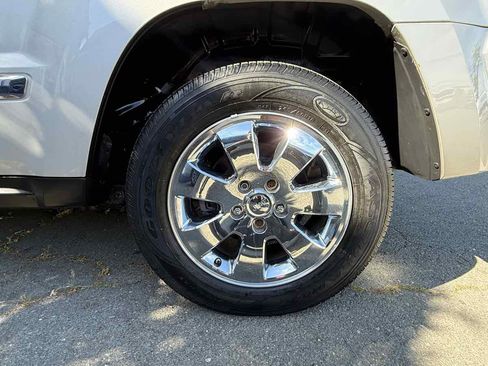 Used 2009 Jeep Grand Cherokee Limited image 36