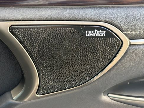 Used 2019 Lexus ES 350 Ultra Luxury w/ Accessory Package 2 FWD image 22