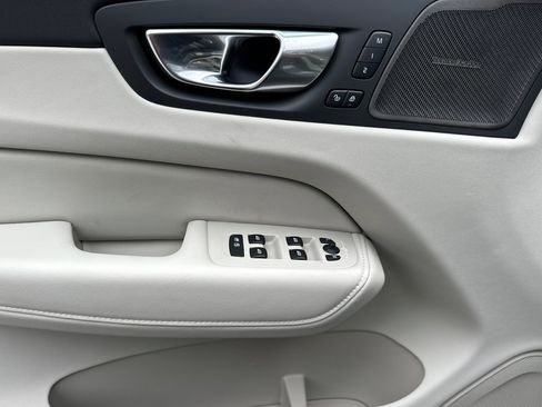 New 2026 Volvo XC60 T8 Ultra w/ Climate Package image 9
