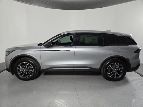 New 2026 Lincoln Nautilus Premier image 8