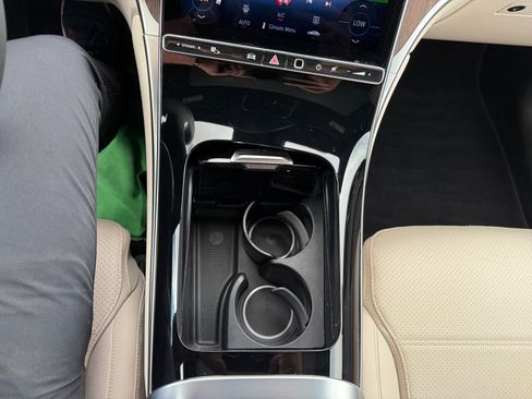 Used 2026 Mercedes-Benz GLC 300 4MATIC image 13