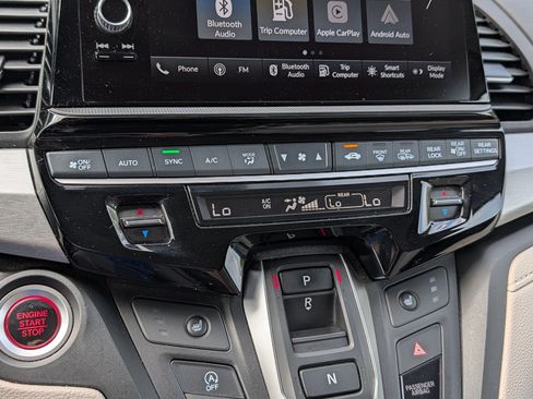 Used 2025 Honda Odyssey EX-L image 23